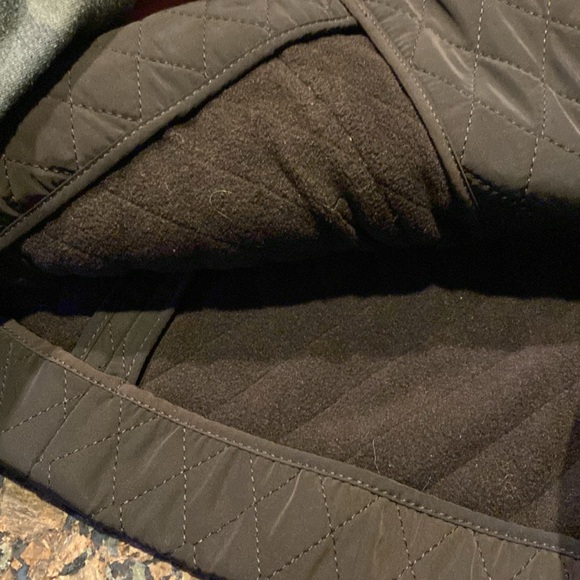 Just like new, barely worn! Talbots petite nylon vest in excellent condition! - Picture 5 of 7